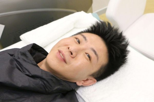 男生皮膚出油的原因 為什么男生皮膚會出油 男生皮膚出油的原因 為什么男生皮膚會出油