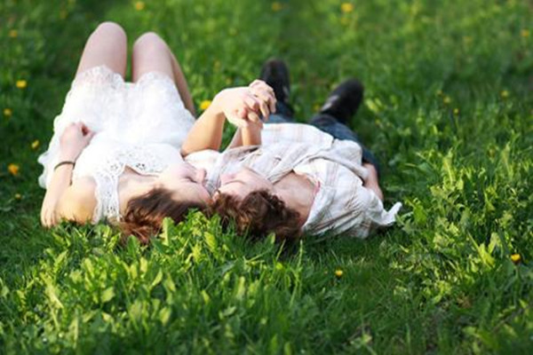 信息秒回的男生一定愛(ài)你嗎 信息秒回的男生是在乎你嗎 信息秒回的男生一定愛(ài)你嗎 信息秒回的男生是在乎你嗎