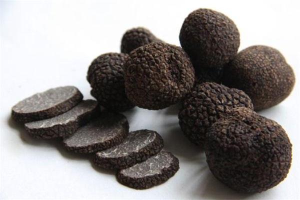 黑松露能使白發(fā)變黑嗎 黑松露能治白發(fā)嗎 黑松露能使白發(fā)變黑嗎 黑松露能治白發(fā)嗎