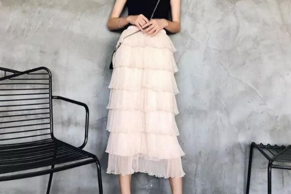 蛋糕裙怎么穿好看 蛋糕裙的好看搭配 蛋糕裙怎么穿好看 蛋糕裙的好看搭配
