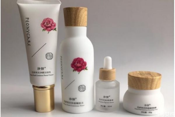 晚上需要用水乳嗎 水乳應(yīng)該什么時(shí)候用 晚上需要用水乳嗎 水乳應(yīng)該什么時(shí)候用