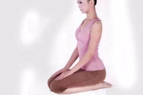 瑜伽金剛坐的功效 瑜伽金剛坐可以減肥嗎 瑜伽金剛坐的功效 瑜伽金剛坐可以減肥嗎