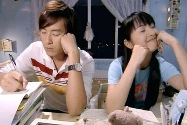 怎樣和高冷的男生相處 和高冷男生相處的方法 怎樣和高冷的男生相處 和高冷男生相處的方法