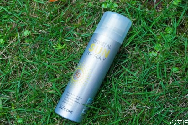 防曬噴霧可以直接噴臉嗎 臉部防曬可以使用防曬噴霧嗎 防曬噴霧可以直接噴臉嗎 臉部防曬可以使用防曬噴霧嗎