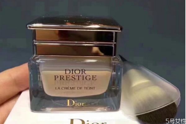 粉底液卡粉怎么辦 怎么解決粉底液卡粉 粉底液卡粉怎么辦 怎么解決粉底液卡粉