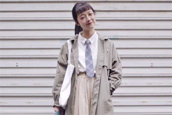 日系穿搭配什么發(fā)型好看 日系風衣服適合什么發(fā)型 日系穿搭配什么發(fā)型好看 日系風衣服適合什么發(fā)型