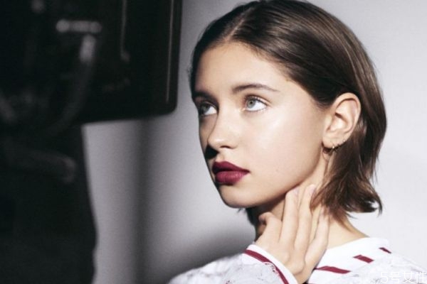 渣男喜歡一個女生的表現(xiàn) ? 渣男真相愛上一個人的表現(xiàn) 渣男喜歡一個女生的表現(xiàn) ? 渣男真相愛上一個人的表現(xiàn)