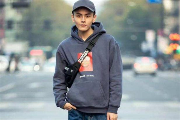 男生怎么穿出少年感 男生少年感穿搭圖片 男生怎么穿出少年感 男生少年感穿搭圖片