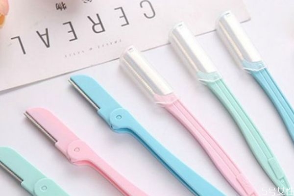 刮眉刀可以刮胡子嗎 女生的胡子可以用刮眉刀刮嗎 刮眉刀可以刮胡子嗎 女生的胡子可以用刮眉刀刮嗎