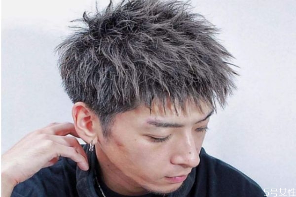 錫紙燙梳開(kāi)了怎么補(bǔ)救 錫紙燙梳開(kāi)了還能恢復(fù)嗎 錫紙燙梳開(kāi)了怎么補(bǔ)救 錫紙燙梳開(kāi)了還能恢復(fù)嗎