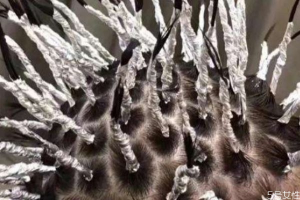 錫紙燙可以軟化回來(lái)嗎 軟化后多久可以再燙發(fā) 錫紙燙可以軟化回來(lái)嗎 軟化后多久可以再燙發(fā)