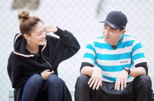 男生心動(dòng)時(shí)看你的眼神是怎樣的 男生對一個(gè)人心動(dòng)時(shí)的眼神 男生心動(dòng)時(shí)看你的眼神是怎樣的 男生對一個(gè)人心動(dòng)時(shí)的眼神