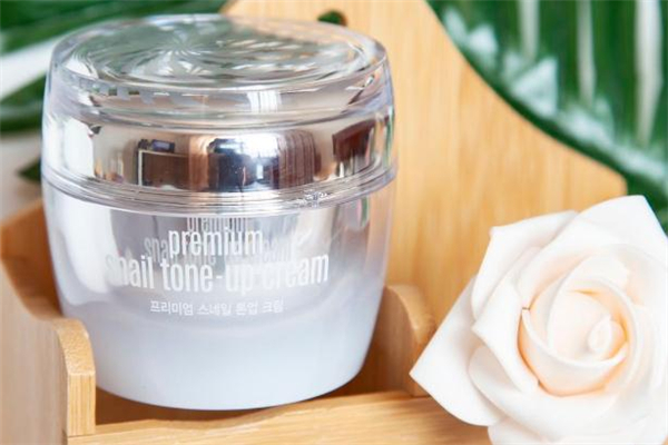 果達(dá)兒素顏霜怎么樣 果達(dá)兒素顏霜有防曬功能嗎 果達(dá)兒素顏霜怎么樣 果達(dá)兒素顏霜有防曬功能嗎