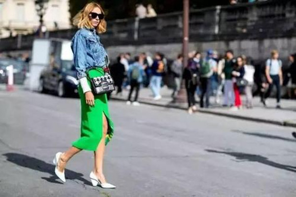 尖頭鞋搭配什么裙子好看 尖頭鞋搭配裙子的技巧 尖頭鞋搭配什么裙子好看 尖頭鞋搭配裙子的技巧