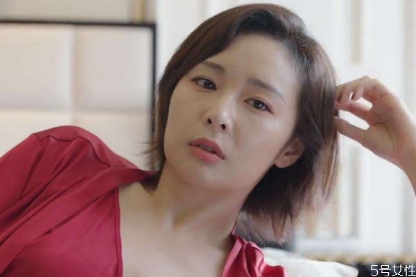 戀愛中女生精神出軌的表現(xiàn) 如何分辨女友是不是精神出軌 戀愛中女生精神出軌的表現(xiàn) 如何分辨女友是不是精神出軌