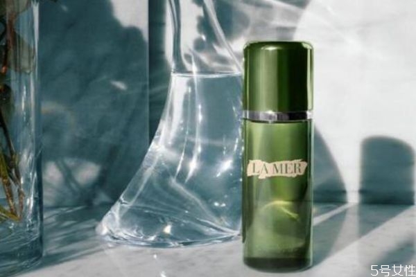 lamer精粹水瓶口怎么開 海藍之謎水開瓶方法 lamer精粹水瓶口怎么開 海藍之謎水開瓶方法