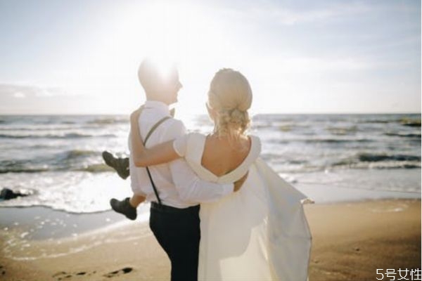 說(shuō)錯(cuò)話(huà)了怎么跟老婆道歉 跟老婆承認(rèn)錯(cuò)誤的話(huà) 說(shuō)錯(cuò)話(huà)了怎么跟老婆道歉 跟老婆承認(rèn)錯(cuò)誤的話(huà)