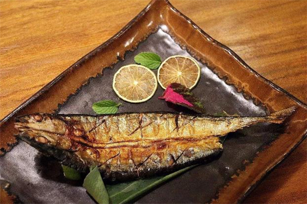 秋刀魚的熱量 秋刀魚吃了會胖嗎 秋刀魚的熱量 秋刀魚吃了會胖嗎