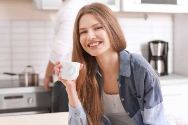 婚姻中女人的撒謊的表現(xiàn) 妻子撒謊有什么特征 婚姻中女人的撒謊的表現(xiàn) 妻子撒謊有什么特征