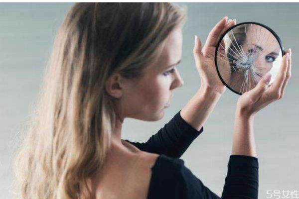 婚姻中女人的撒謊的表現(xiàn) 妻子撒謊有什么特征 婚姻中女人的撒謊的表現(xiàn) 妻子撒謊有什么特征