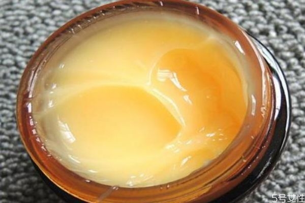 蛇毒眼霜多少錢一瓶 蛇毒眼霜使用注意事項(xiàng) 蛇毒眼霜多少錢一瓶 蛇毒眼霜使用注意事項(xiàng)