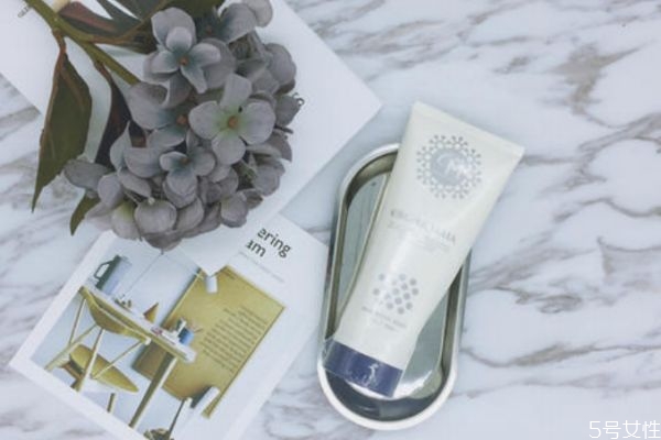 cm脫毛膏使用方法 cm脫毛膏應(yīng)該怎么使用 cm脫毛膏使用方法 cm脫毛膏應(yīng)該怎么使用