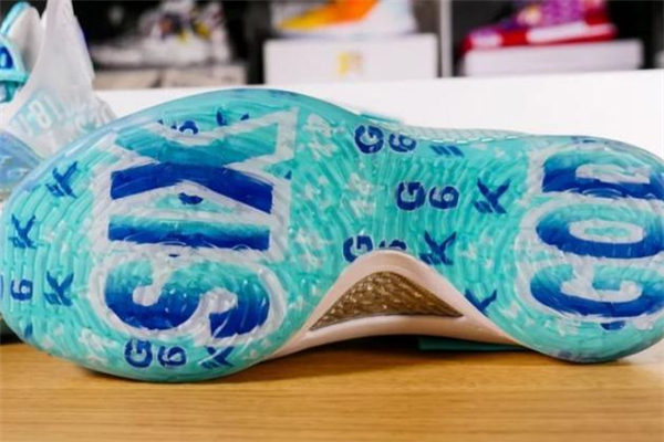 安踏kt5六神聯(lián)名多少錢 安踏kt5六神聯(lián)名開箱測評 安踏kt5六神聯(lián)名多少錢 安踏kt5六神聯(lián)名開箱測評