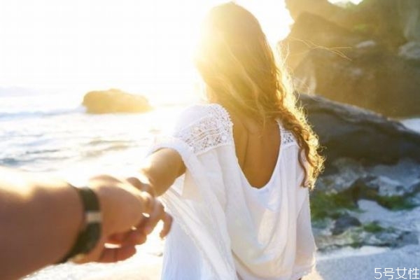 二婚男人愛你的表現(xiàn) 怎么分辨二婚男人是不是愛你 二婚男人愛你的表現(xiàn) 怎么分辨二婚男人是不是愛你