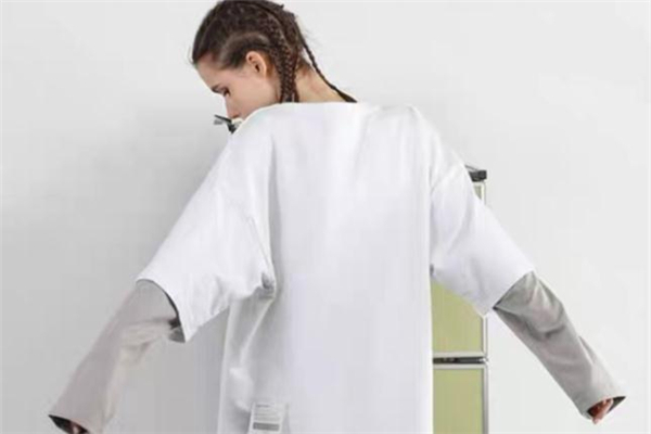 假兩件t恤什么顏色好看 假兩件t恤流行什么顏色 假兩件t恤什么顏色好看 假兩件t恤流行什么顏色