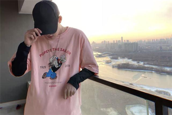 假兩件t恤什么顏色好看 假兩件t恤流行什么顏色 假兩件t恤什么顏色好看 假兩件t恤流行什么顏色