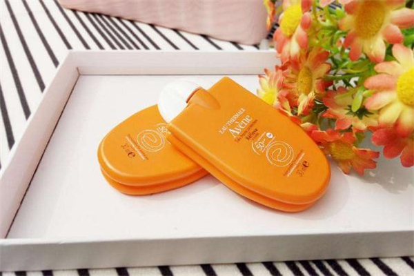 雅漾小金剛怎么查詢真?zhèn)?雅漾小金剛防曬霜保質(zhì)期 雅漾小金剛怎么查詢真?zhèn)?雅漾小金剛防曬霜保質(zhì)期