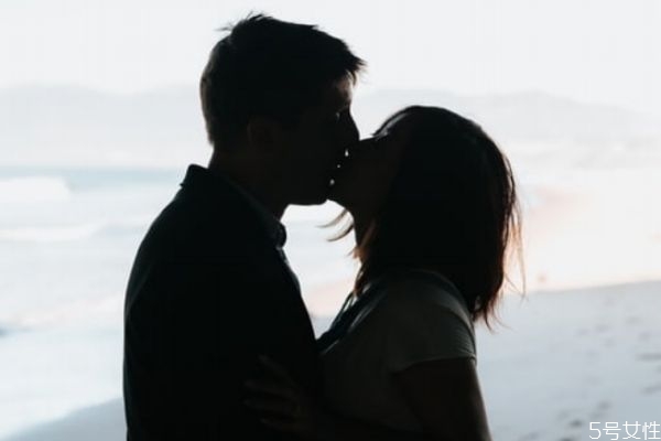 精神出軌了怎么收心 精神出軌能收心嗎 精神出軌了怎么收心 精神出軌能收心嗎