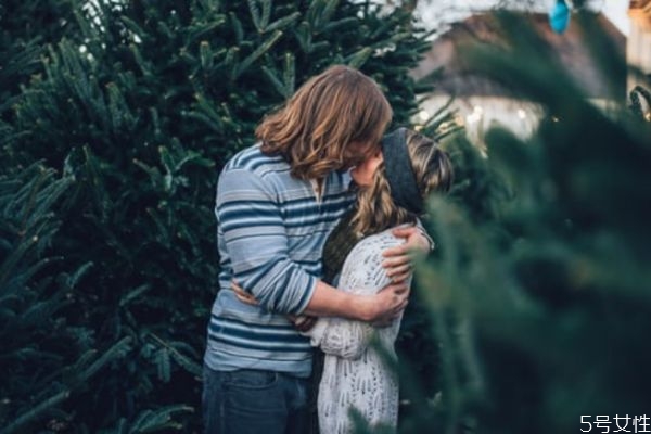 夫妻動(dòng)手打架還能過么 夫妻打架后如何處理 夫妻動(dòng)手打架還能過么 夫妻打架后如何處理