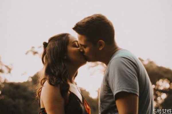 精神出軌了怎么收心 精神出軌能收心嗎 精神出軌了怎么收心 精神出軌能收心嗎