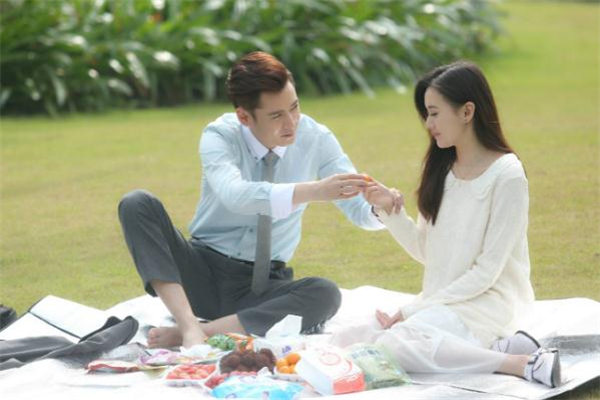 約會(huì)帶女生吃小吃合適嗎 約會(huì)不花錢(qián)可以做什么