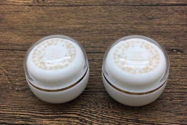 貴婦膏可以防曬嗎 貴婦膏有防曬的功效嗎 貴婦膏可以防曬嗎 貴婦膏有防曬的功效嗎