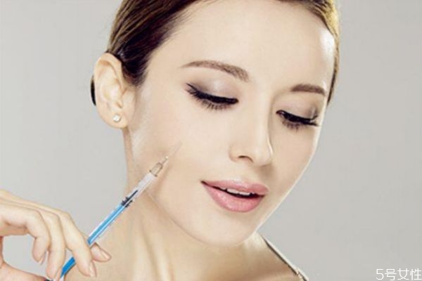 怎樣才能減少臉上的皺紋 如何減輕臉部皺紋 怎樣才能減少臉上的皺紋 如何減輕臉部皺紋