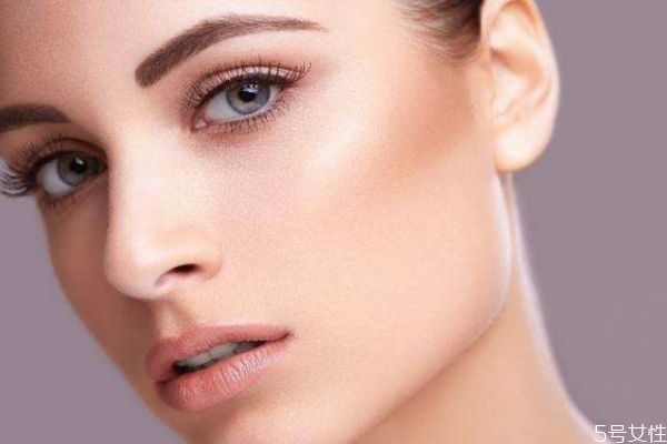 臉部出油怎么改善 臉部出油的解決方法 臉部出油怎么改善 臉部出油的解決方法