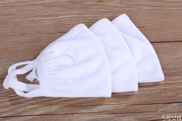 黑口罩和白口罩哪個防曬 黑口罩和白口罩那防曬效果好 黑口罩和白口罩哪個防曬 黑口罩和白口罩那防曬效果好