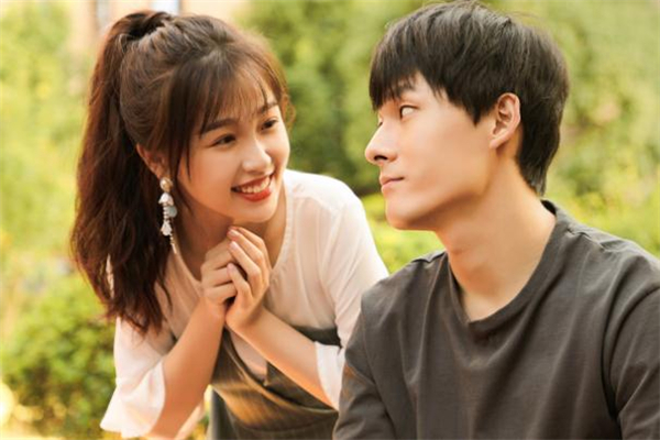 約會女生不愛說話代表什么 約會女生不說話是什么意思 約會女生不愛說話代表什么 約會女生不說話是什么意思