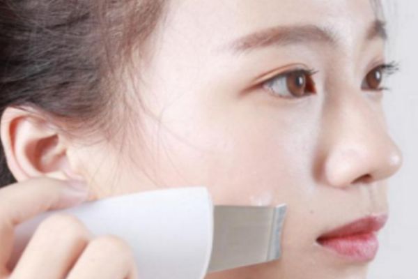 洗臉的時(shí)候臉上搓泥 臉上搓泥怎么回事 洗臉的時(shí)候臉上搓泥 臉上搓泥怎么回事