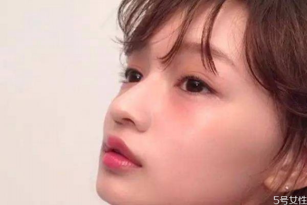 如何消除眼睛哭腫 消除眼睛哭腫方法 如何消除眼睛哭腫 消除眼睛哭腫方法