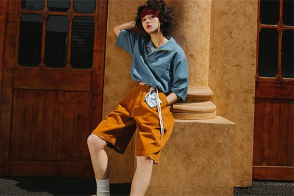 橘色短褲配什么上衣 橘色短褲搭配圖片 橘色短褲配什么上衣 橘色短褲搭配圖片