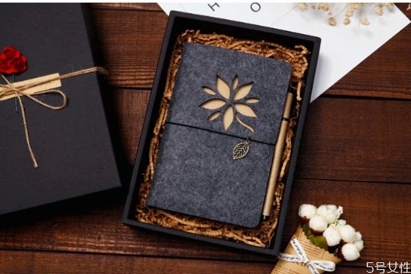 初戀男生最想要的禮物 應該送初戀男生什么禮物 初戀男生最想要的禮物 應該送初戀男生什么禮物