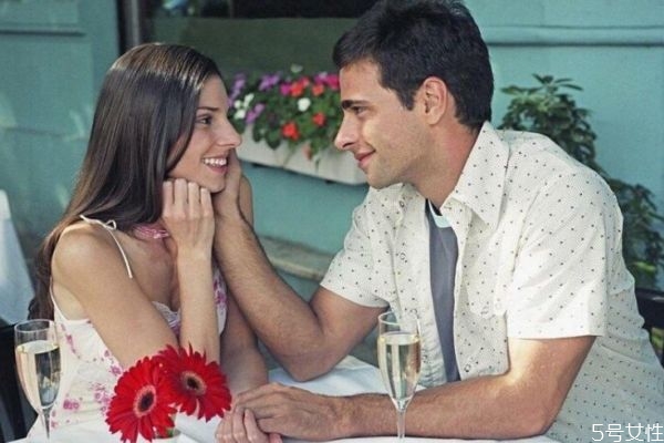 男生如何在約會(huì)中留下好印象 男生約會(huì)怎么可以留好印象 男生如何在約會(huì)中留下好印象 男生約會(huì)怎么可以留好印象