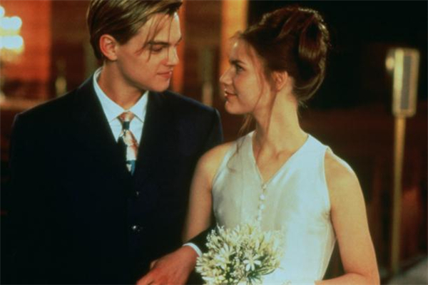 約會時(shí)怎么親到女生 約會時(shí)男生怎么吸引女生