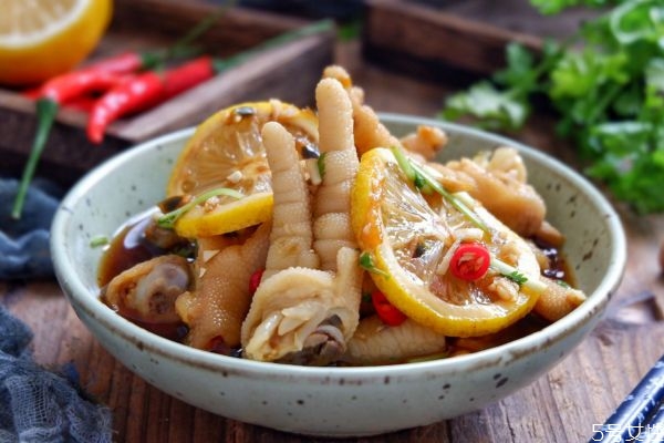 檸檬雞爪怎么做好吃 檸檬雞爪的美味做法 檸檬雞爪怎么做好吃 檸檬雞爪的美味做法