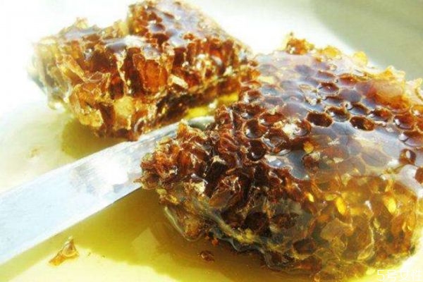 蜂膠涂臉可以祛斑嗎 蜂膠涂臉能祛斑嗎 蜂膠涂臉可以祛斑嗎 蜂膠涂臉能祛斑嗎