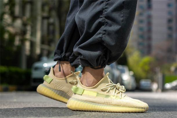 yeezy350亞麻真假辨別 yeezy350flax新亞洲限定測評 yeezy350亞麻真假辨別 yeezy350flax新亞洲限定測評