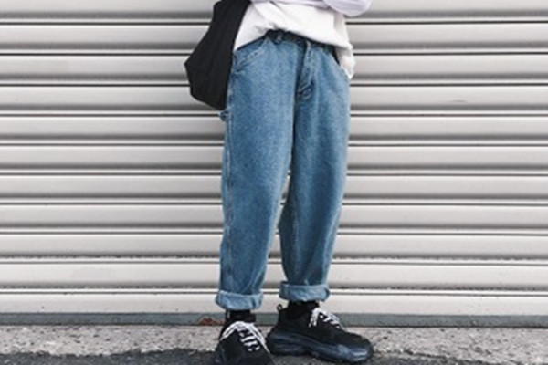 直筒牛仔褲是老爹褲嗎 直筒牛仔褲的優(yōu)點(diǎn)
